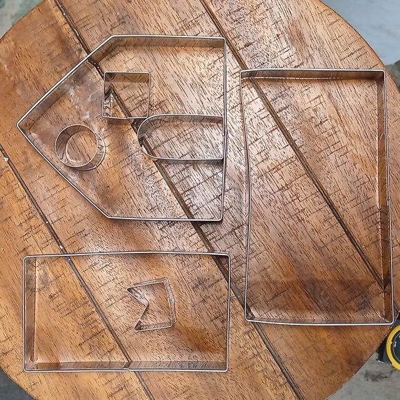 Gingerbread House Cookie Cutters - Picture 2 of 2